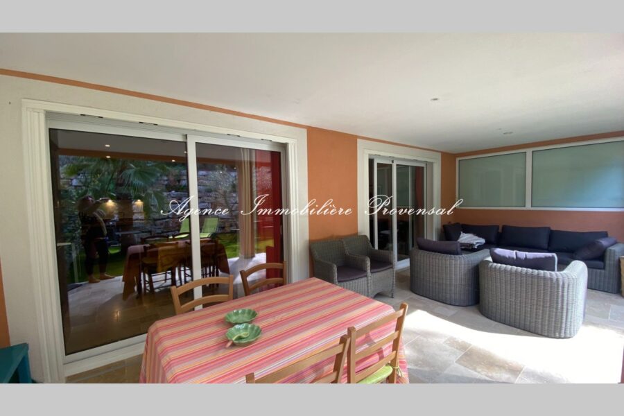 Maison à louer à Sainte-maxime