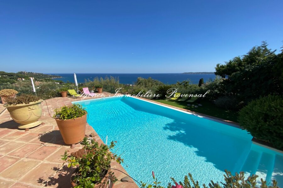 Maison à louer à Sainte-maxime