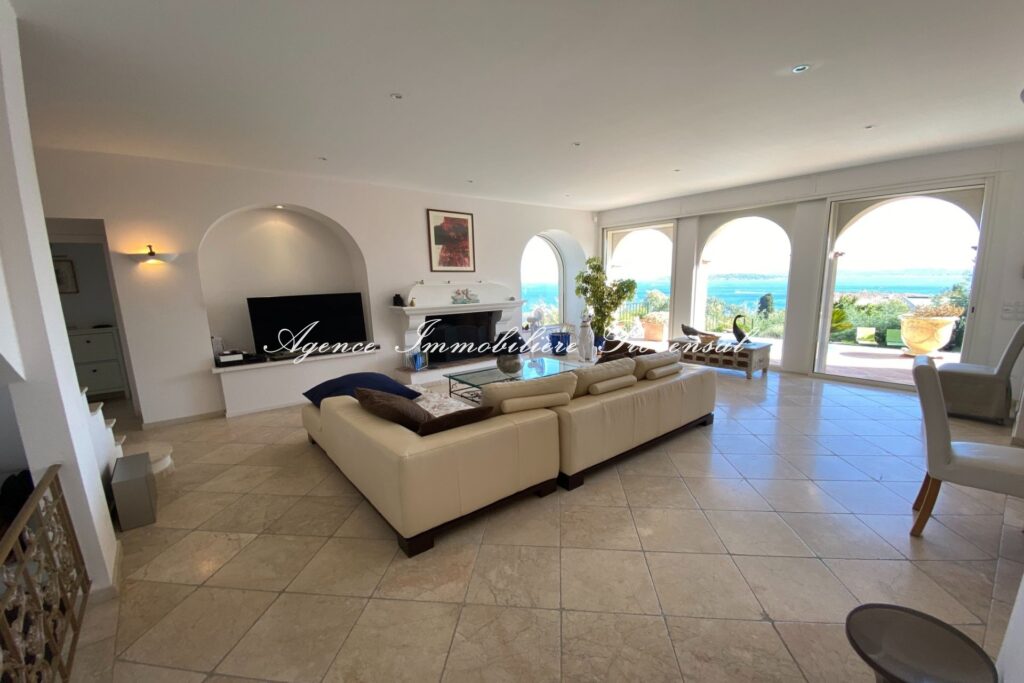 location saisonnière villa 5 Pièce(s) – 5 pièces – 4 chambres – 160.00 m²