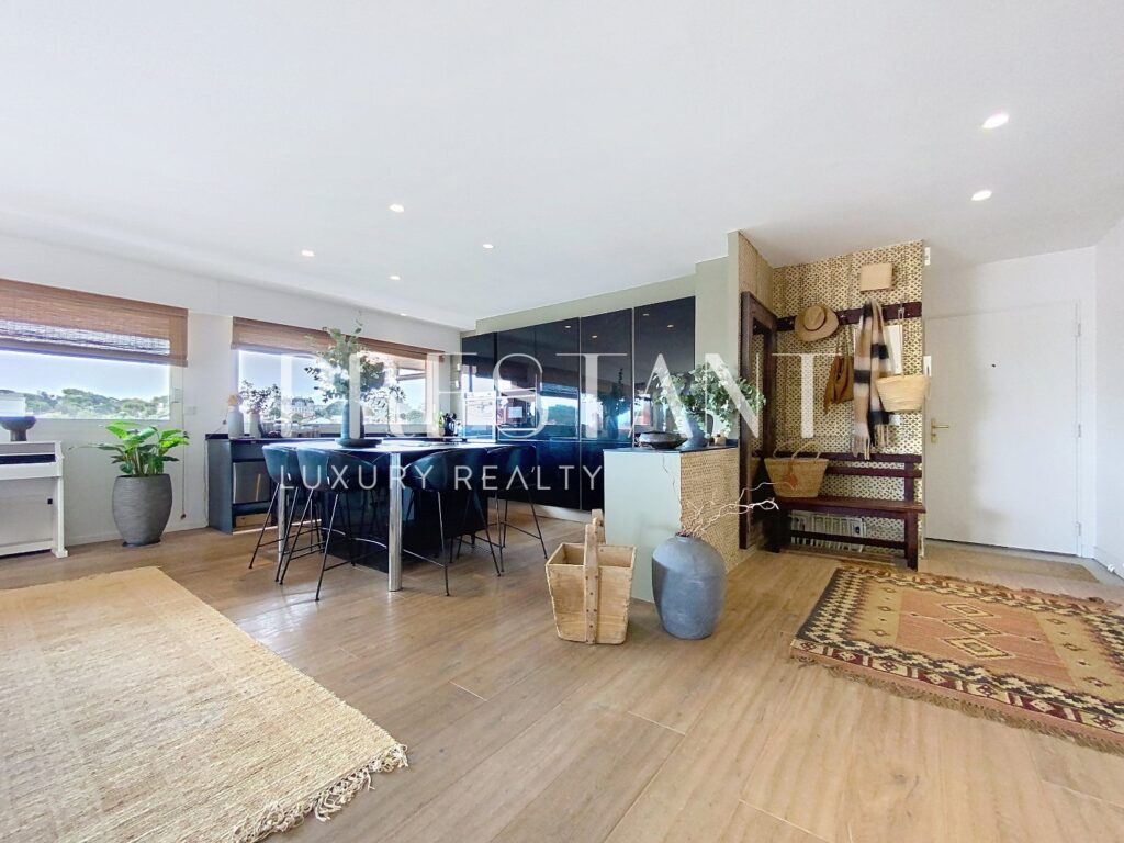 Appartement terrasse – 4 pièces – 3 chambres – 115 m²