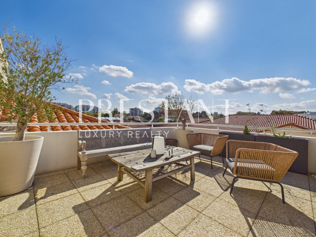 Appartement terrasse – 4 pièces – 3 chambres – 115 m²