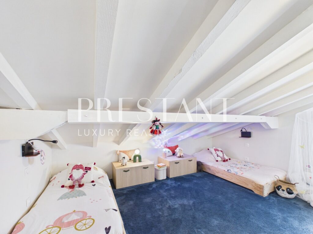 Maison – 7 pièces – 4 chambres – 140 m²