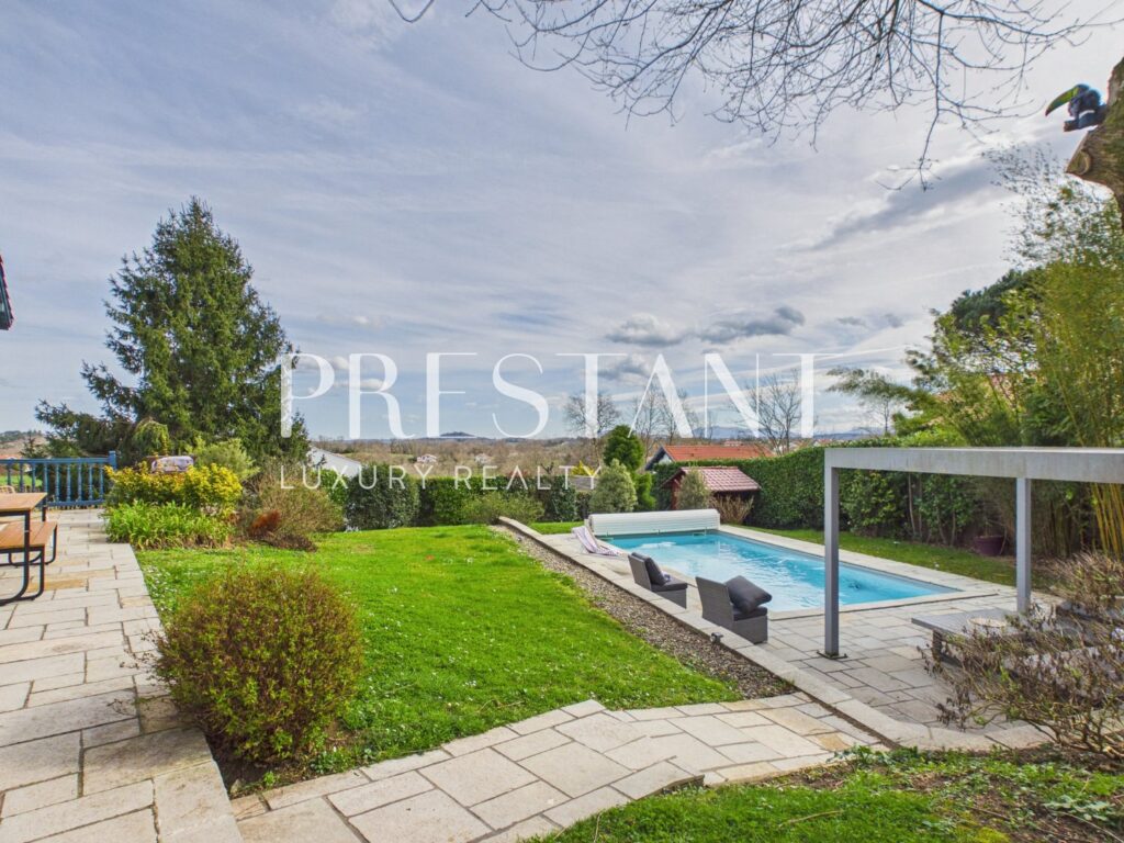 Maison – 7 pièces – 4 chambres – 140 m²