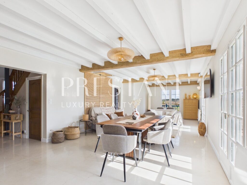 Maison – 7 pièces – 4 chambres – 140 m²