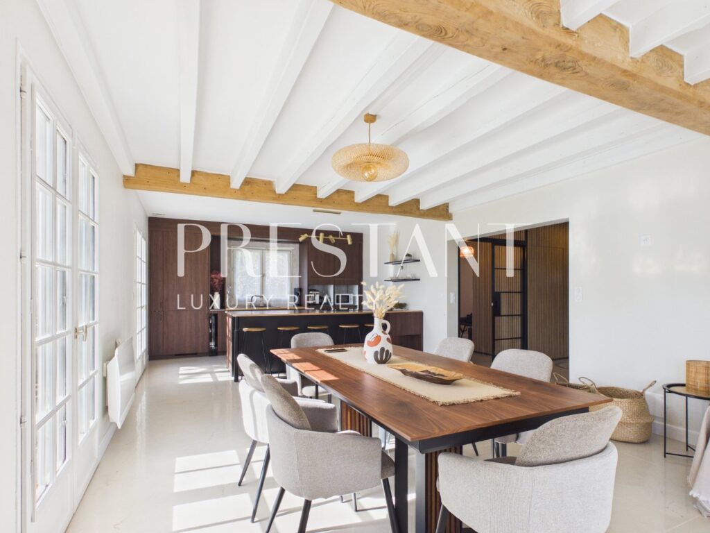 Maison – 7 pièces – 4 chambres – 140 m²