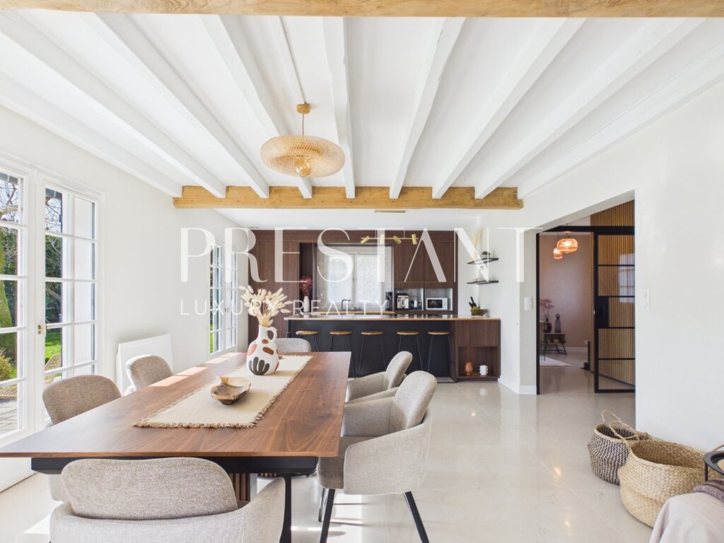 Maison – 7 pièces – 4 chambres – 140 m²