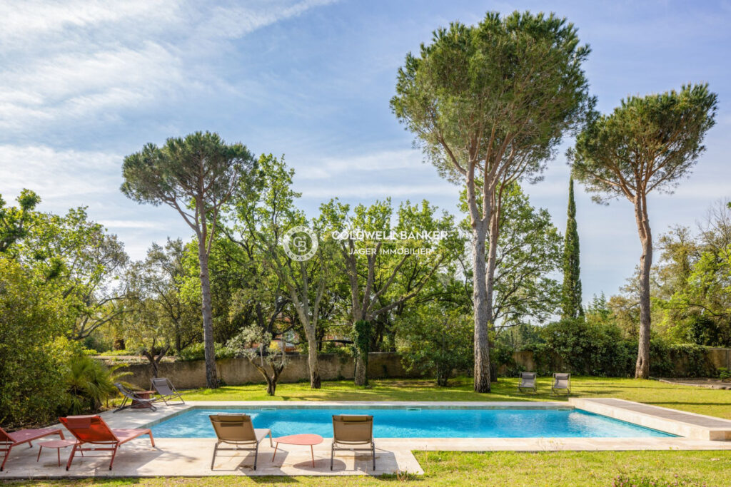 Villa en pierre rénovée de plain-pied dans un domaine sécurisé – 6 pièces – 5 chambres – 200.00 m²