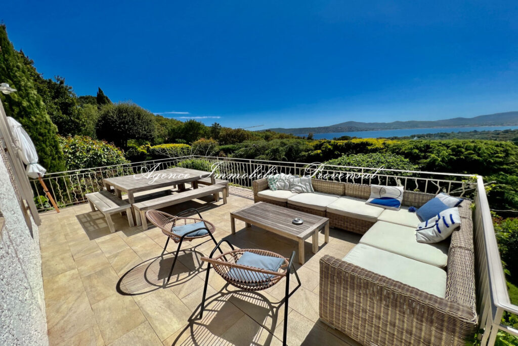 location saisonnière villa 7 Pièce(s) – 7 pièces – 6 chambres – 270.00 m²