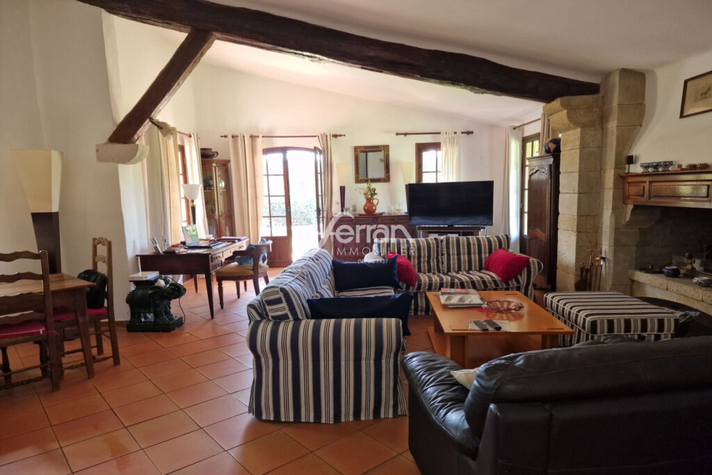 A vendre villa avec piscine à Sillans la cacade sur un terrain – 5 pièces – 3 chambres – 135.00 m²
