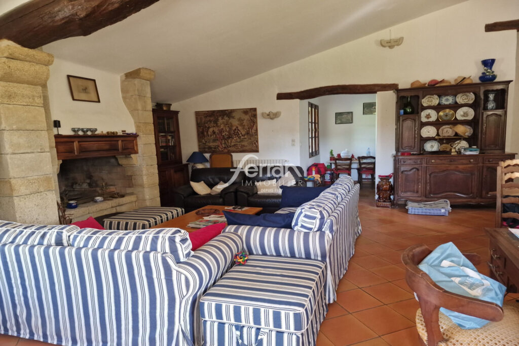 A vendre villa avec piscine à Sillans la cacade sur un terrain – 5 pièces – 3 chambres – 135.00 m²