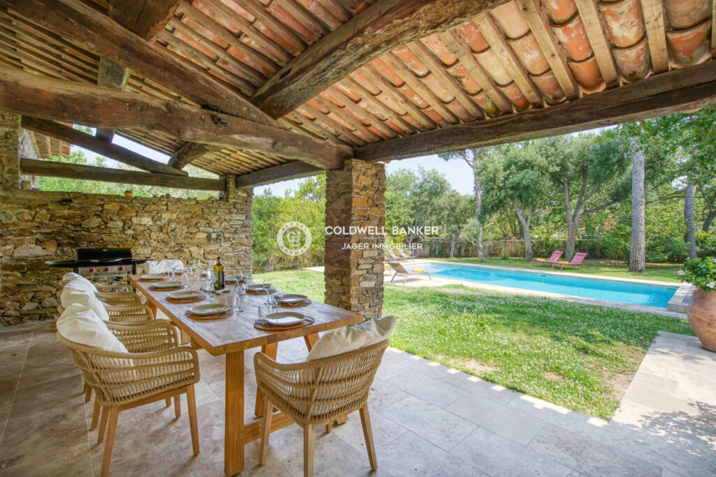 Villa en pierre rénovée de plain-pied dans un domaine sécurisé – 6 pièces – 5 chambres – 200.00 m²