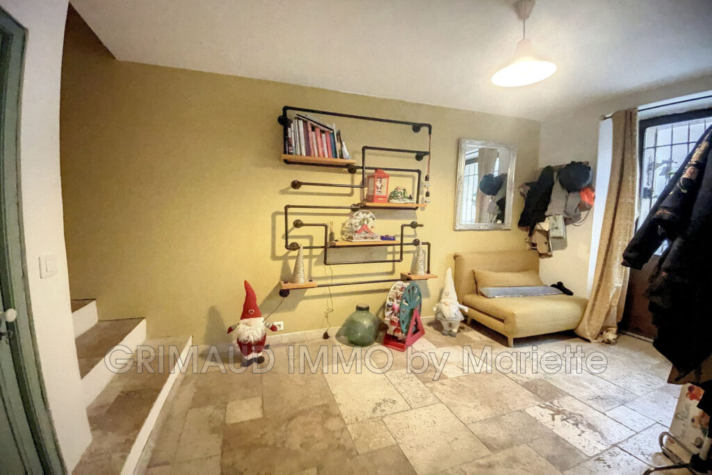 vente maison de village 6 Pièce(s) – 6 pièces – 4 chambres – 140.00 m²