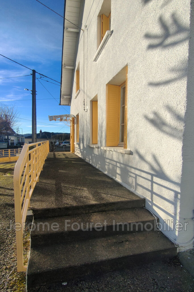 vente maison de ville – NR pièces – 3 chambres – 110.00 m²