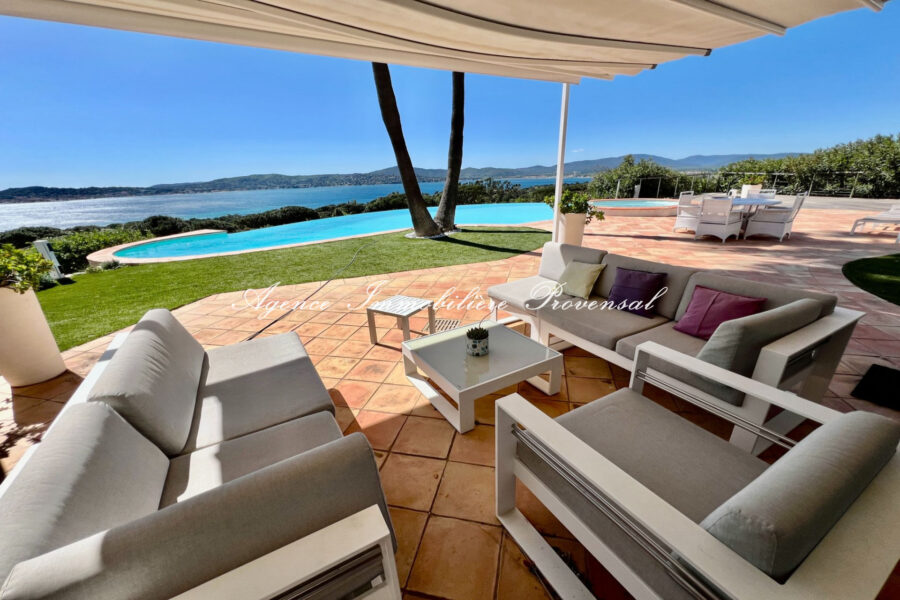Maison à louer à Grimaud