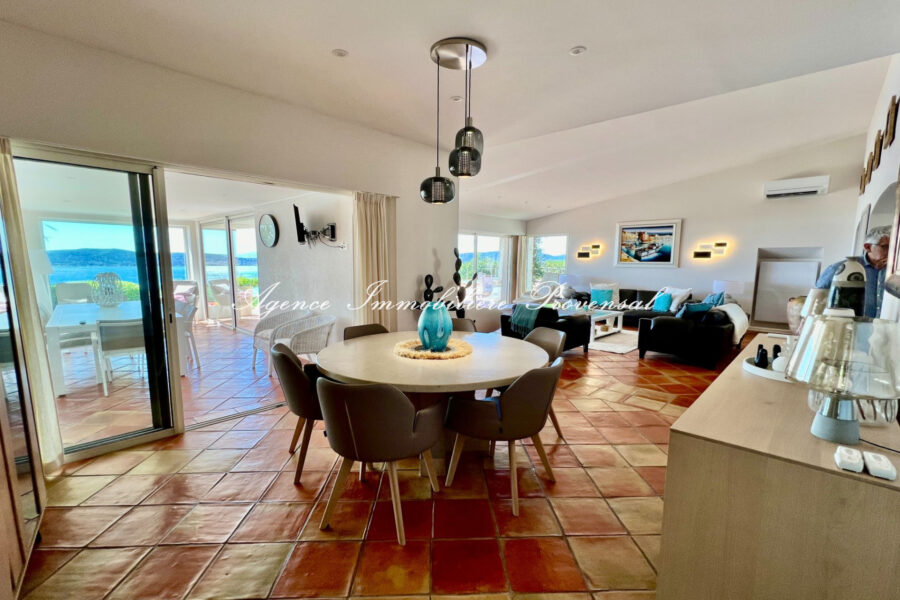Maison à louer à Grimaud