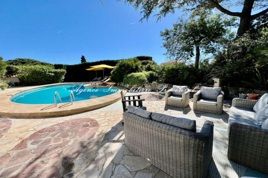 Maison à louer à Sainte-maxime