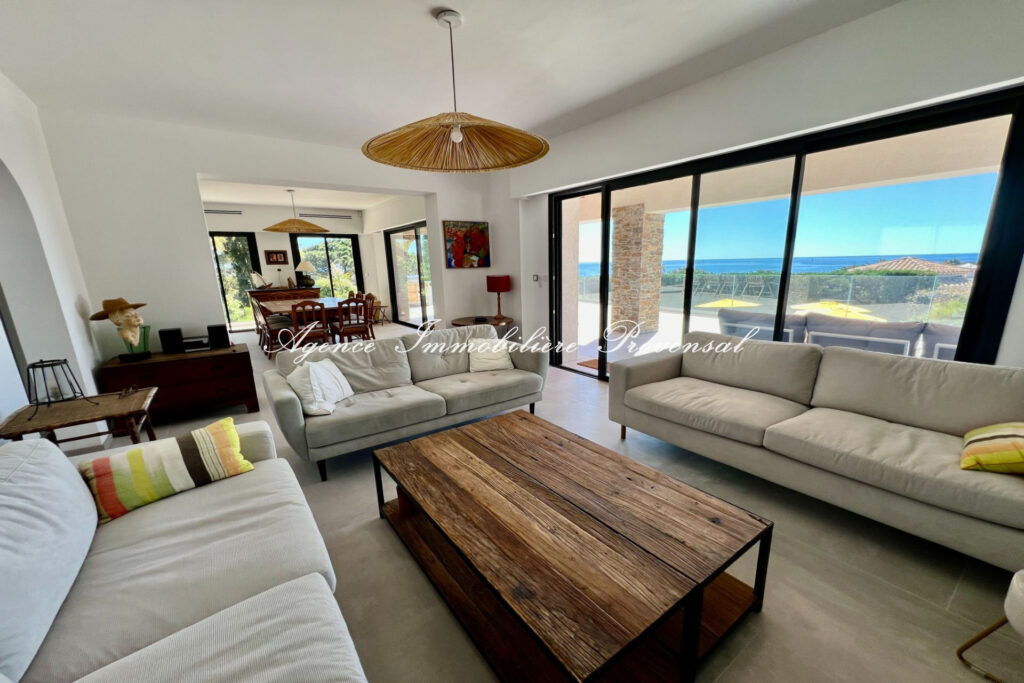 location saisonnière villa 6 Pièce(s) – 6 pièces – 5 chambres – 200.00 m²