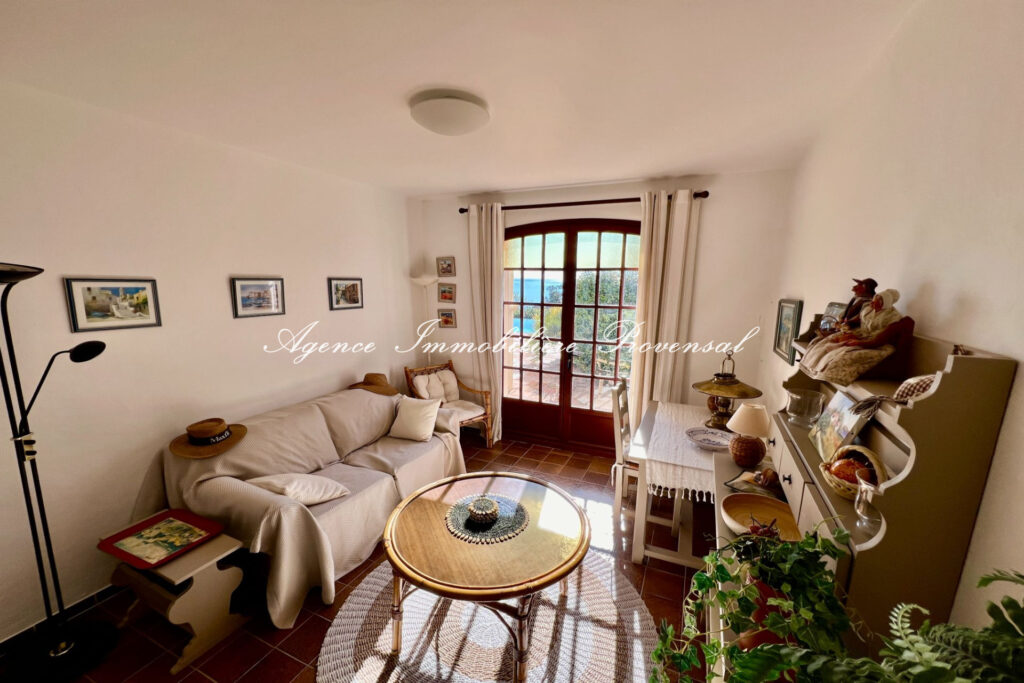 location saisonnière villa provençale 5 Pièce(s) – 5 pièces – 3 chambres – 120.00 m²