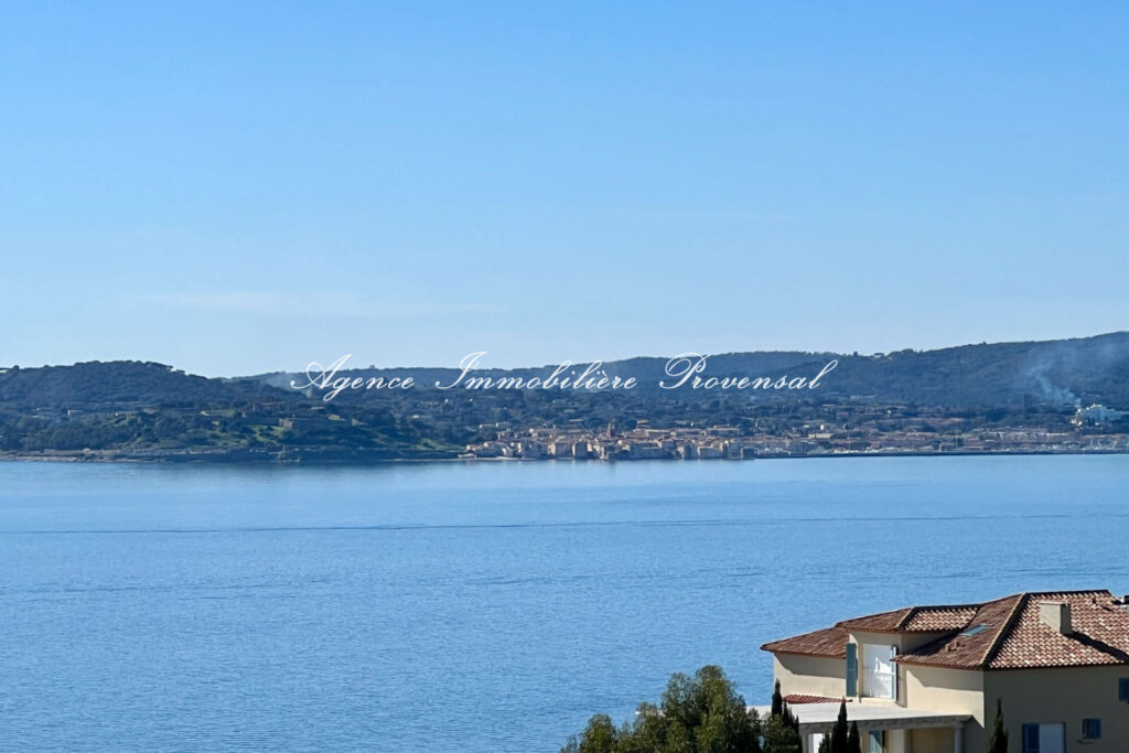 location saisonnière villa provençale 5 Pièce(s) – 5 pièces – 3 chambres – 120.00 m²