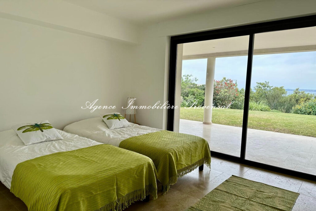 location saisonnière villa 5 Pièce(s) – 5 pièces – 4 chambres – 200.00 m²