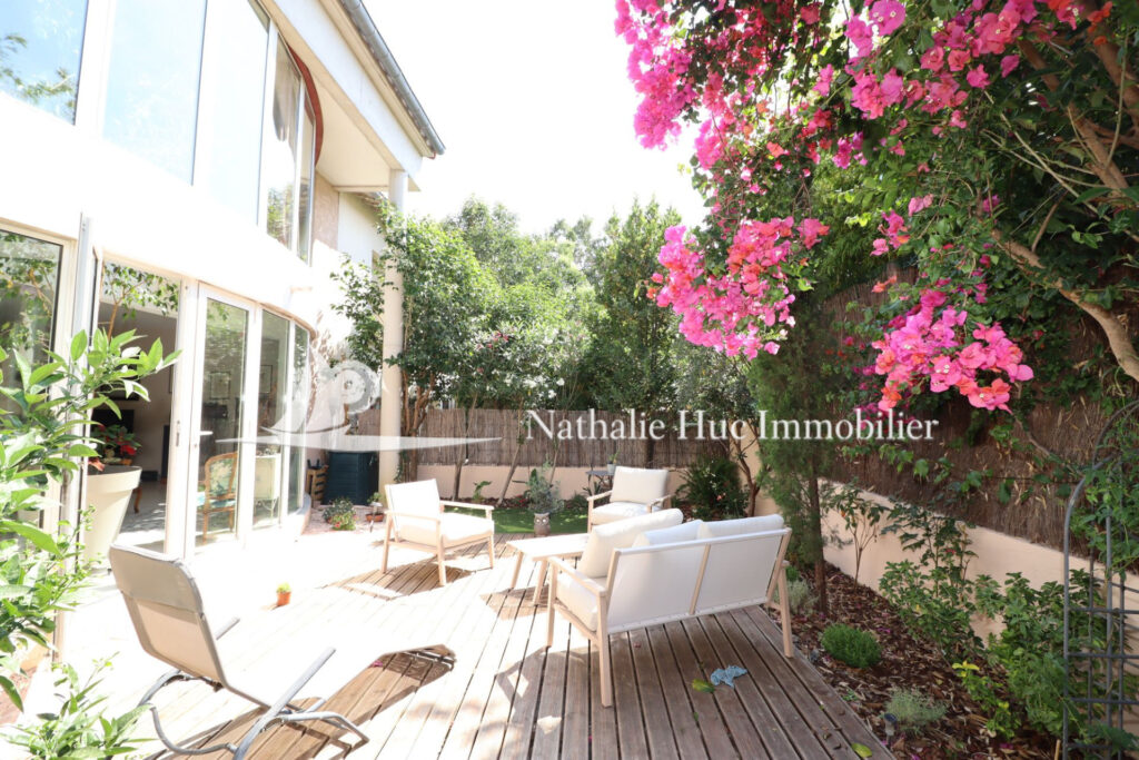 vente maison de ville – NR pièces – 2 chambres – 174.91 m²