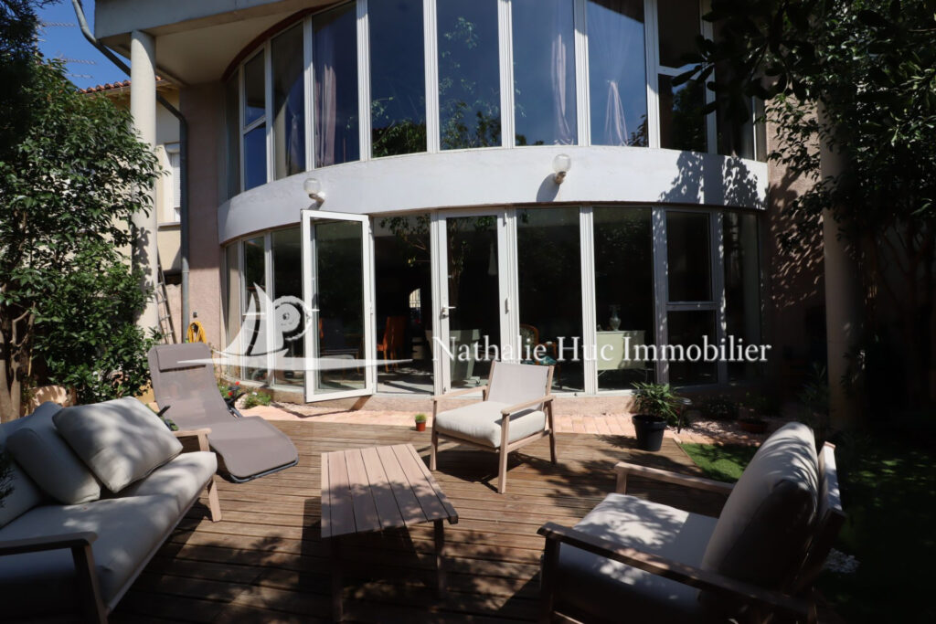 vente maison de ville – NR pièces – 2 chambres – 174.91 m²