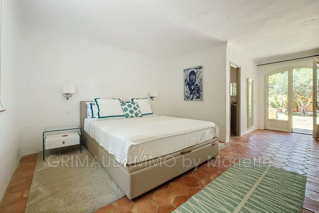 Propriété de Charme avec Vue Panoramique sur le Château de Gri – 6 pièces – 4 chambres – 185.00 m²