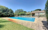 Plain-pied au calme avec piscine, 4 chambres et 2 garages ? ca – 5 pièces – 4 chambres – 155.49 m²