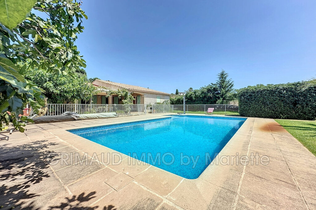 Plain-pied au calme avec piscine, 4 chambres et 2 garages ? ca – 5 pièces – 4 chambres – 155.49 m²