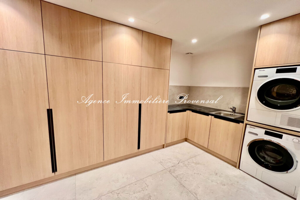 vente villa 7 Pièce(s) – 7 pièces – 5 chambres – 500.00 m²