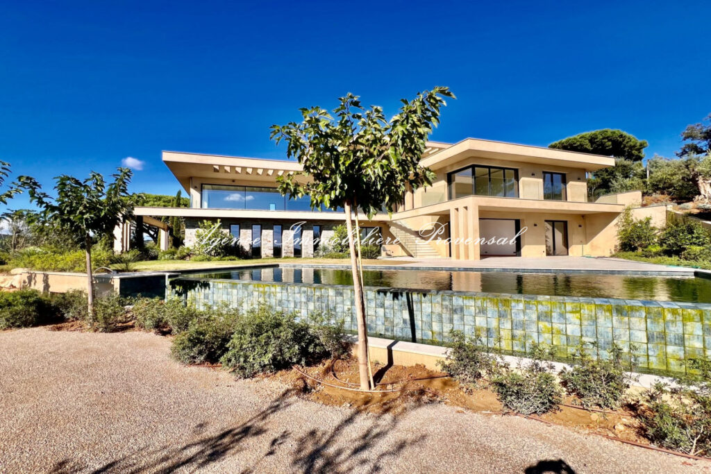 vente villa 7 Pièce(s) – 7 pièces – 5 chambres – 500.00 m²