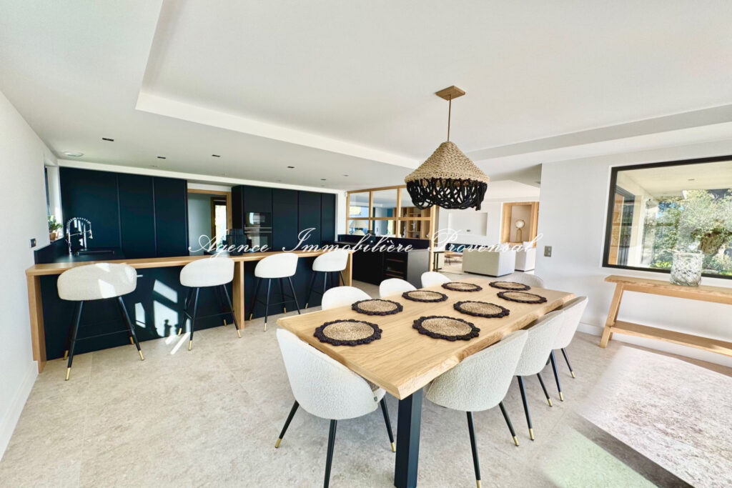 vente villa 6 Pièce(s) – 6 pièces – 4 chambres – 370.00 m²