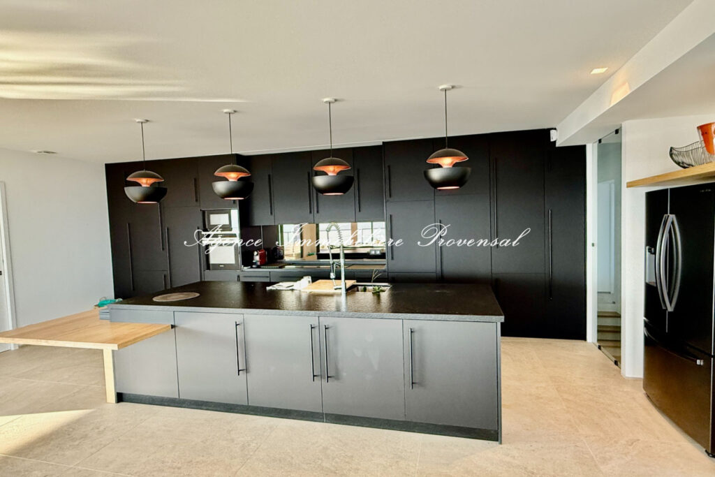 vente maison contemporaine 6 Pièce(s) – 6 pièces – 5 chambres – 383.00 m²