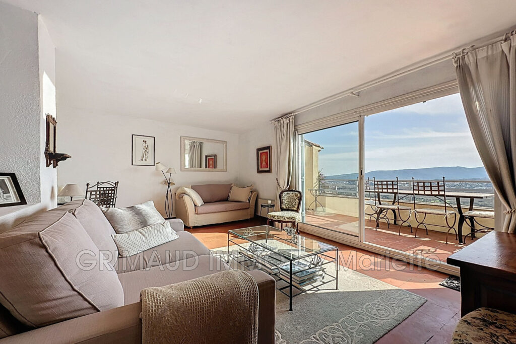 Coup de coeur au village ? 2 chambres et belle terrasse – 3 pièces – 2 chambres – 76.63 m²