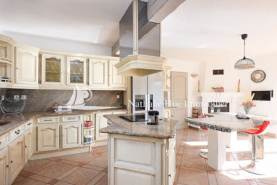 vente propriété – NR pièces – 4 chambres – 275.95 m²