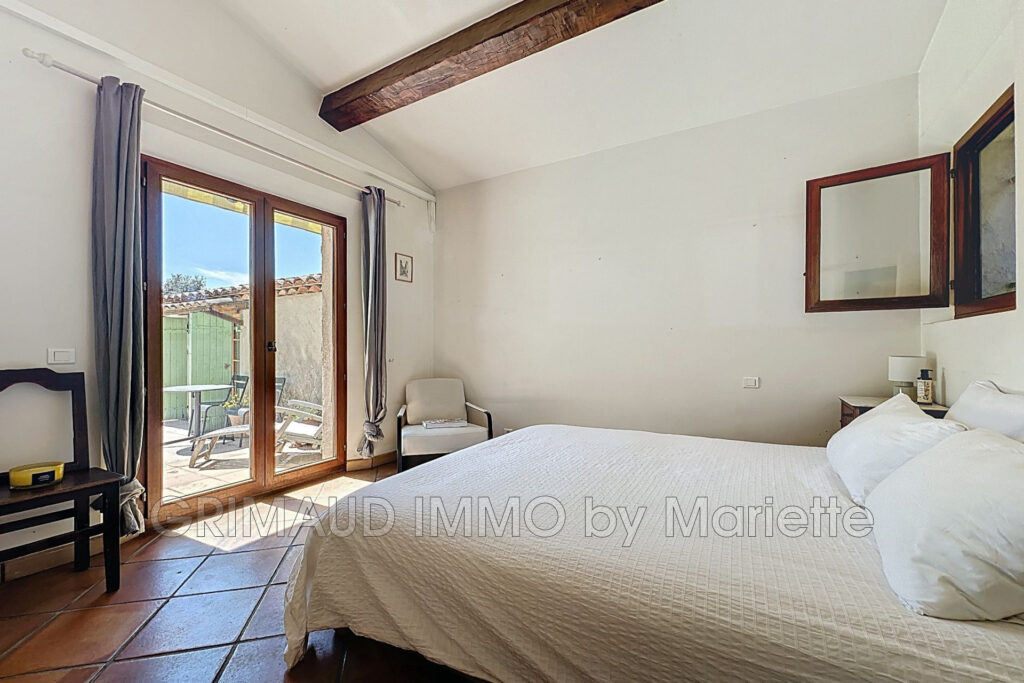 Maison familiale avec piscine et terrain de 5000 m² – 5 pièces – 4 chambres – 101.81 m²