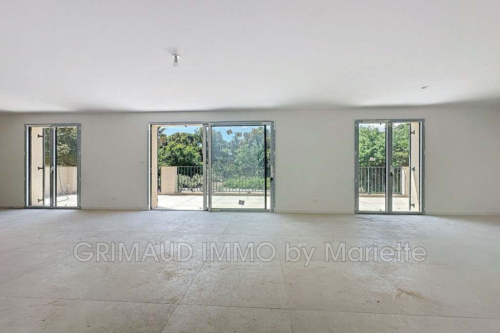 Appartement spacieux de 107 m², à deux pas des plages – 4 pièces – 3 chambres – 107.43 m²