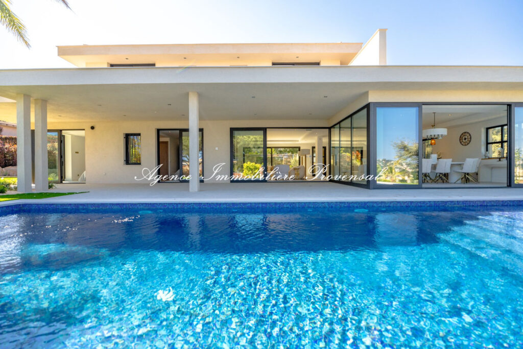 vente villa 7 Pièce(s) – 7 pièces – 6 chambres – 370.00 m²