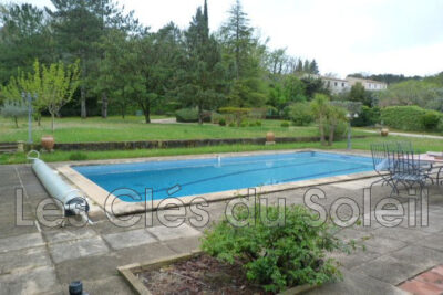BRIGNOLES ? Villa traditionnelle avec piscine sur grand terrai – 6 pièces – 4 chambres – 161.16 m²