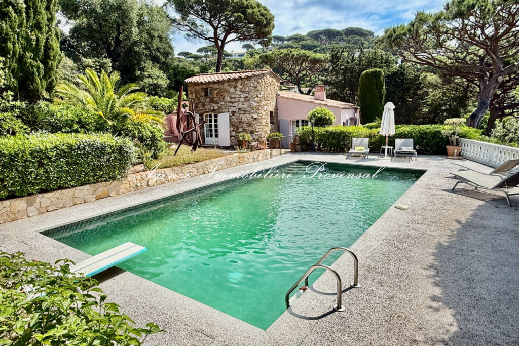 vente villa provençale 7 Pièce(s) – 7 pièces – 5 chambres – 200.00 m²