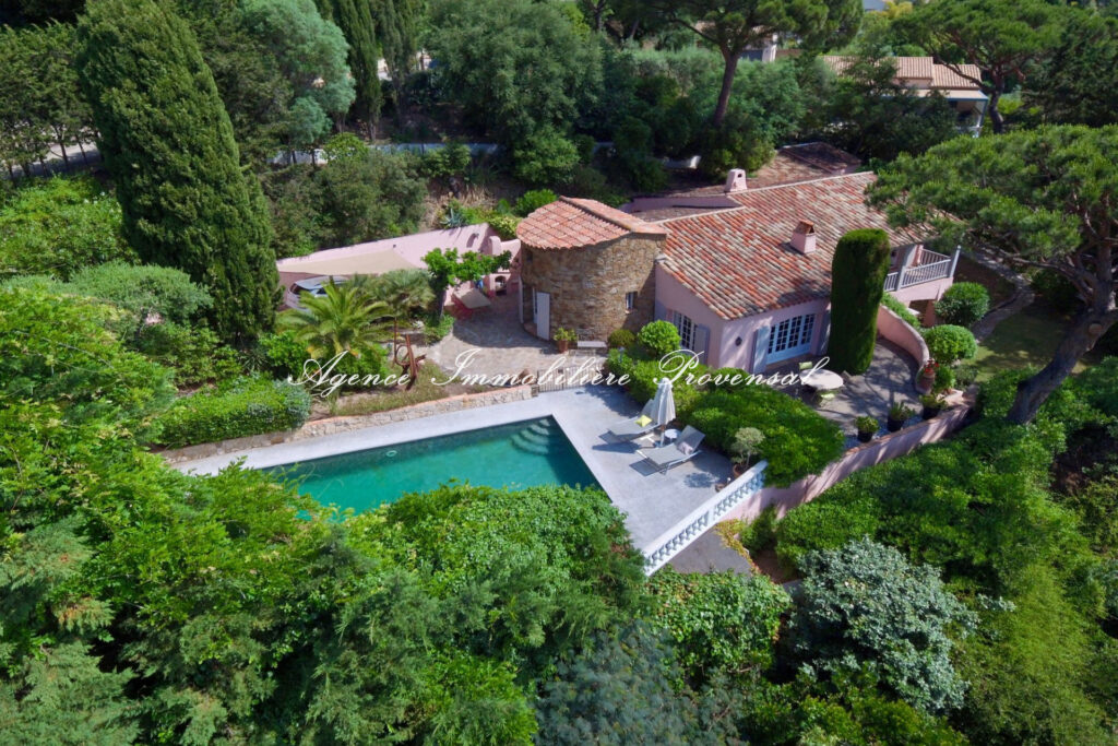 vente villa provençale 7 Pièce(s) – 7 pièces – 5 chambres – 200.00 m²