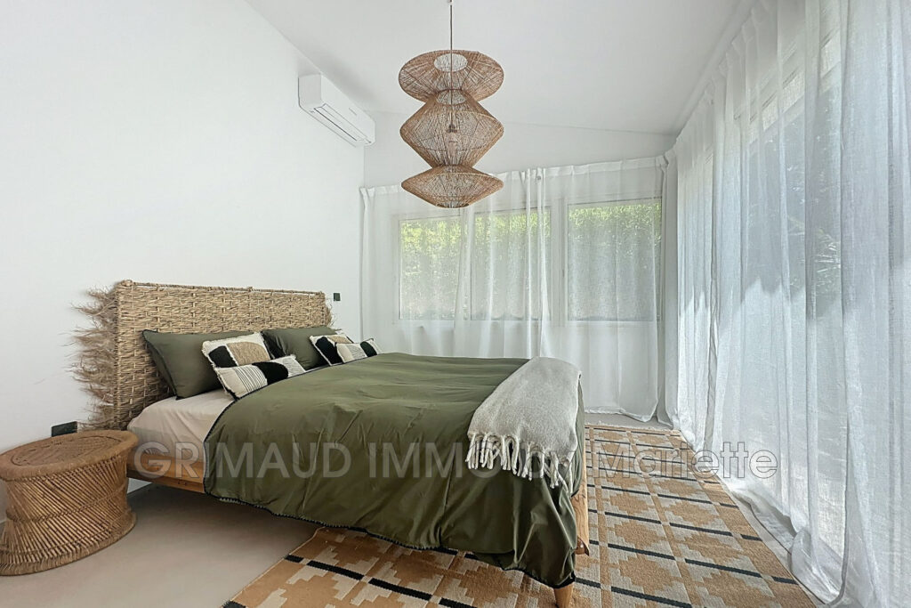 belle proprieté avec 4 chambres et appartement, garage et pisc – 6 pièces – 5 chambres – 197.24 m²