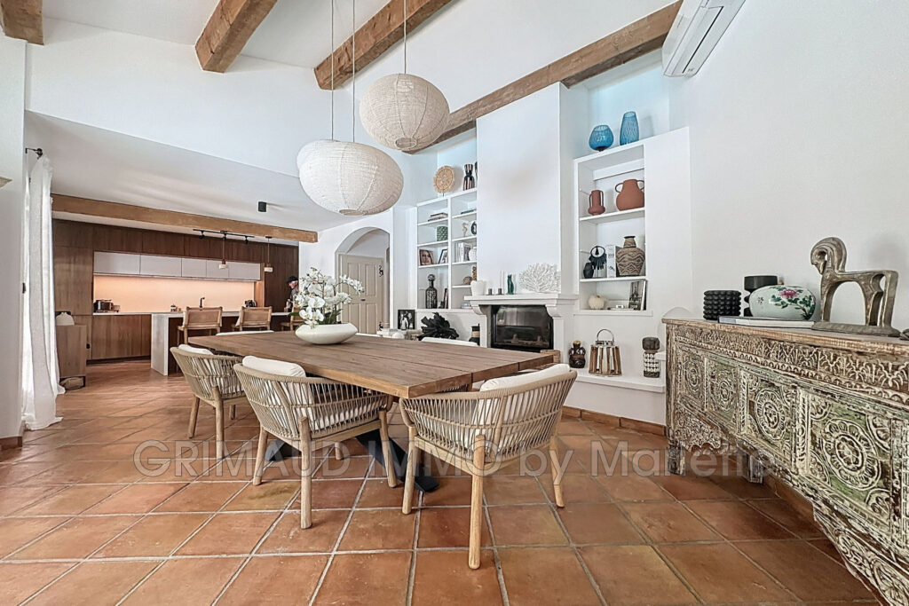 belle proprieté avec 4 chambres et appartement, garage et pisc – 6 pièces – 5 chambres – 197.24 m²