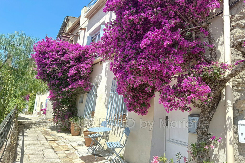 Coup de coeur au village ? 2 chambres et belle terrasse – 3 pièces – 2 chambres – 76.63 m²