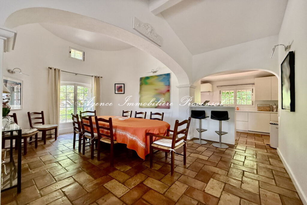 vente villa provençale 7 Pièce(s) – 7 pièces – 5 chambres – 200.00 m²