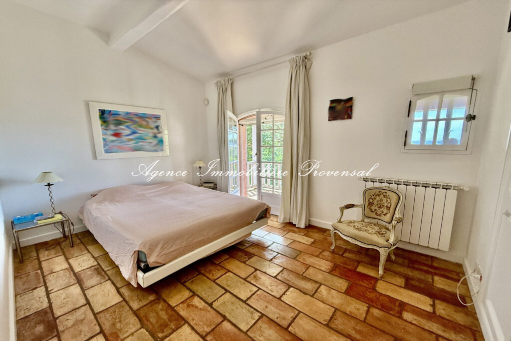 vente villa provençale 7 Pièce(s) – 7 pièces – 5 chambres – 200.00 m²