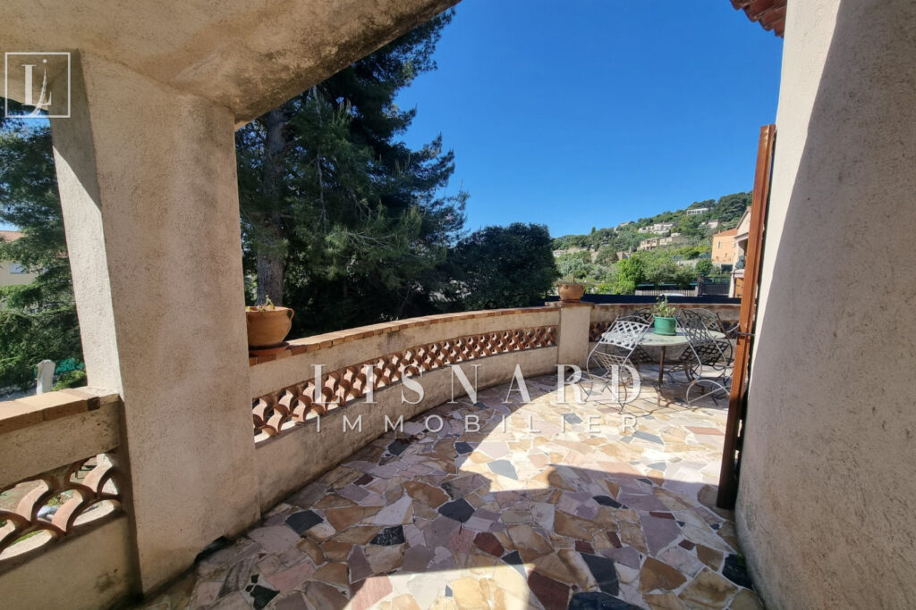 vente maison 8 Pièce(s) – 8 pièces – 8 chambres – 235.00 m²