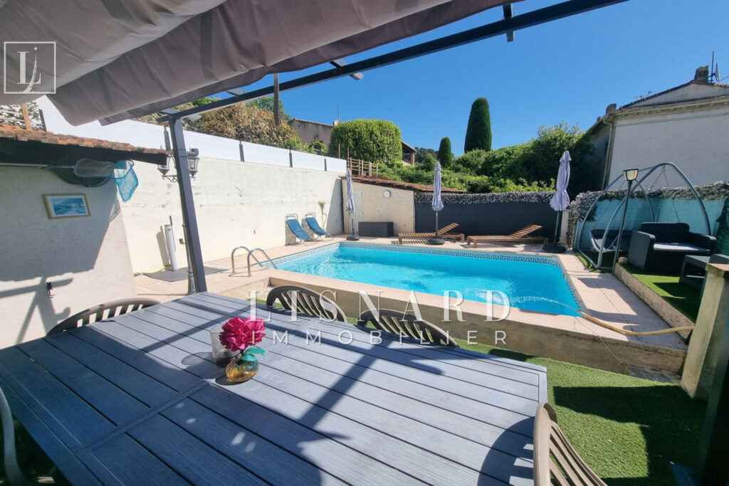 vente maison 8 Pièce(s) – 8 pièces – 8 chambres – 235.00 m²