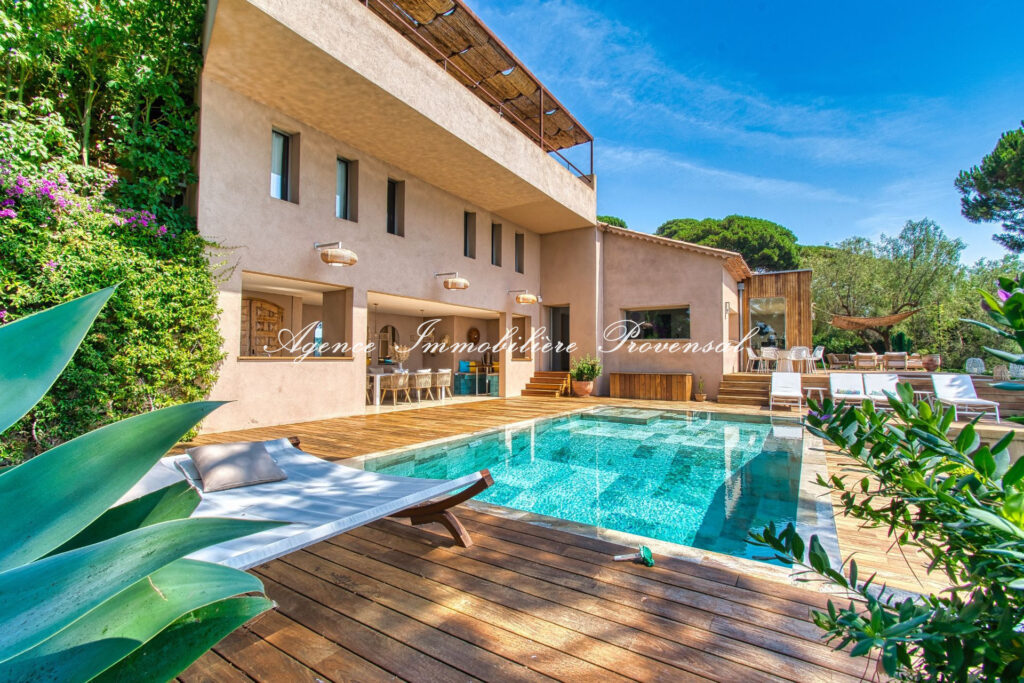 vente villa 6 Pièce(s) – 6 pièces – 5 chambres – 260.00 m²