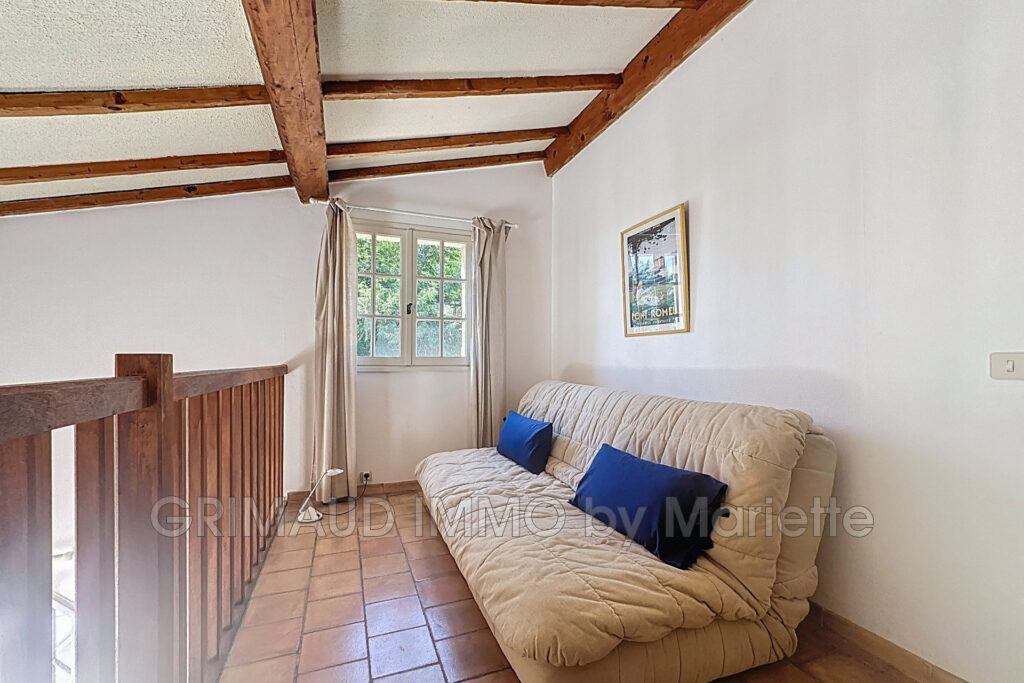 À deux pas du village, maison avec vue panoramique sur la mer  – 4 pièces – 3 chambres – 107.00 m²